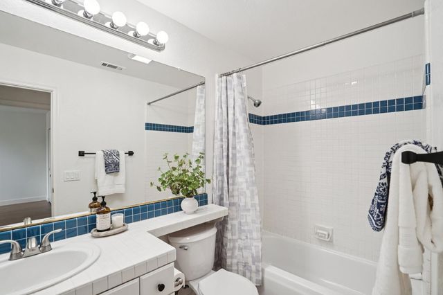 1587 Palatia Dr, Roseville, CA 95661