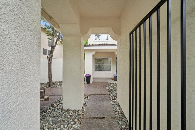 1587 Palatia Dr, Roseville, CA 95661