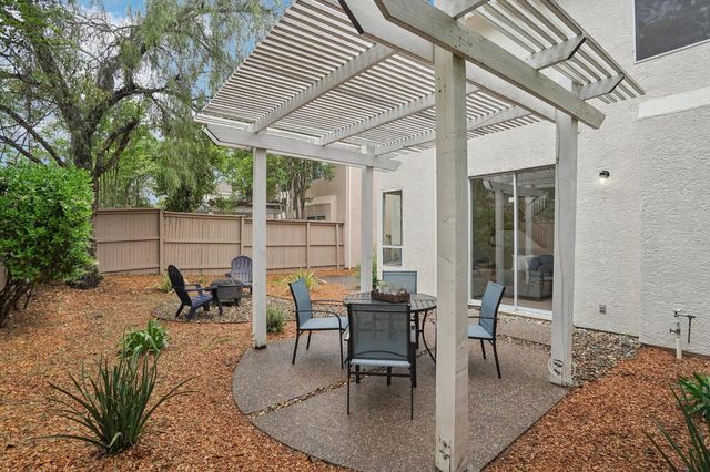 1587 Palatia Dr, Roseville, CA 95661