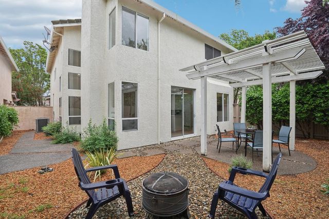 1587 Palatia Dr, Roseville, CA 95661