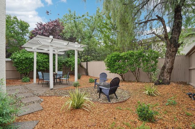 1587 Palatia Dr, Roseville, CA 95661