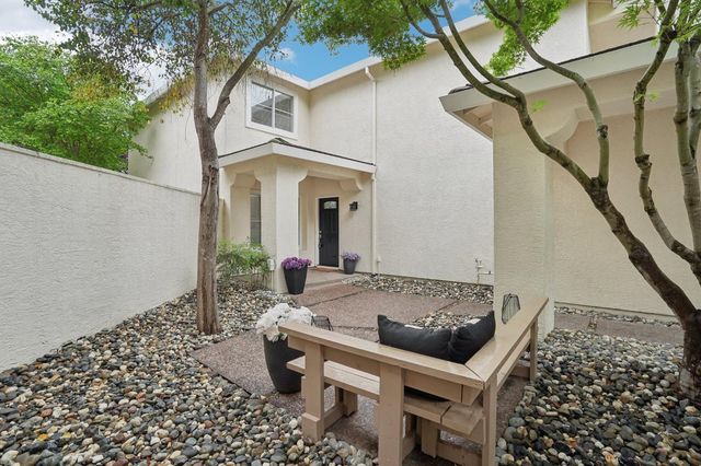 1587 Palatia Dr, Roseville, CA 95661