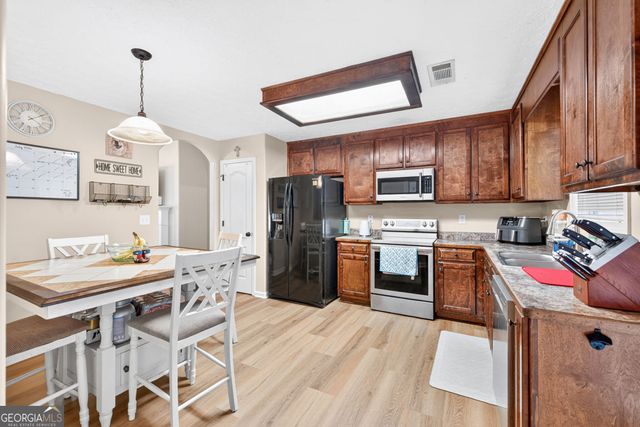 1429 Silvergate Way, Winder, GA 30680