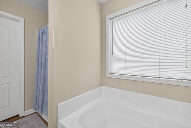 1429 Silvergate Way, Winder, GA 30680