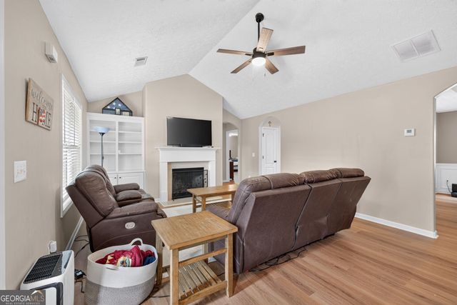1429 Silvergate Way, Winder, GA 30680