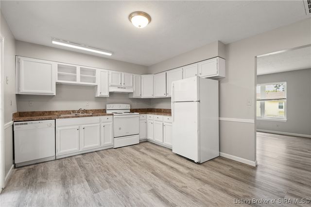 815-817 Lancelot Court, Jeffersonville, IN 47130