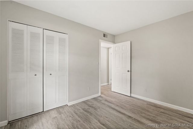 815-817 Lancelot Court, Jeffersonville, IN 47130