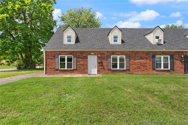 815-817 Lancelot Court, Jeffersonville, IN 47130