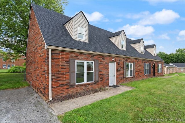 815-817 Lancelot Court, Jeffersonville, IN 47130