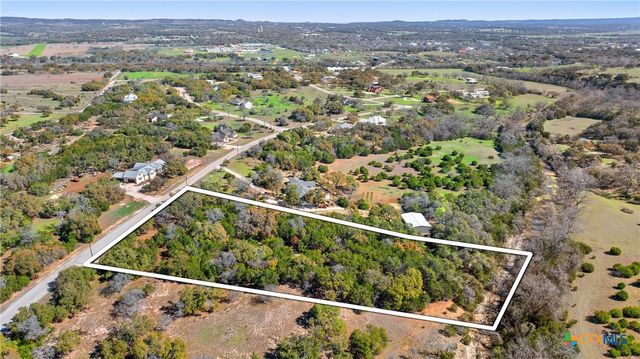 111 La Luna Drive, Blanco, TX 78606