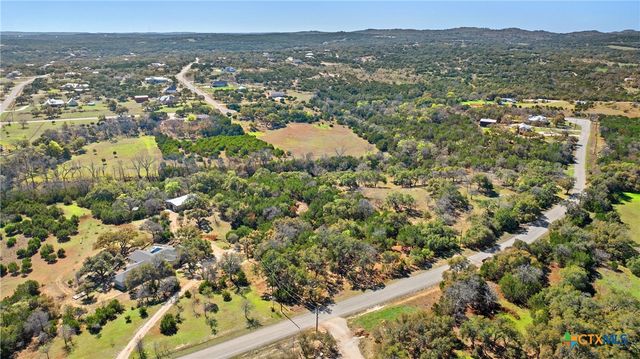 111 La Luna Drive, Blanco, TX 78606