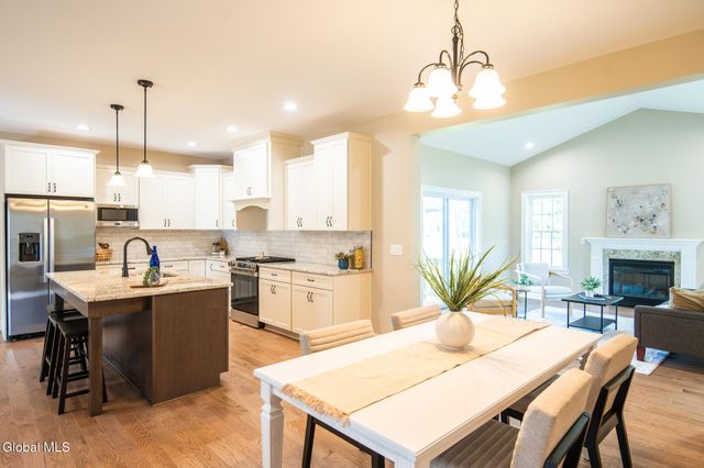 10 Wolfe Road, Queensbury, NY 12804