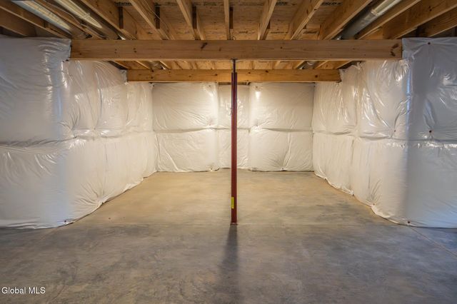 10 Wolfe Road, Queensbury, NY 12804