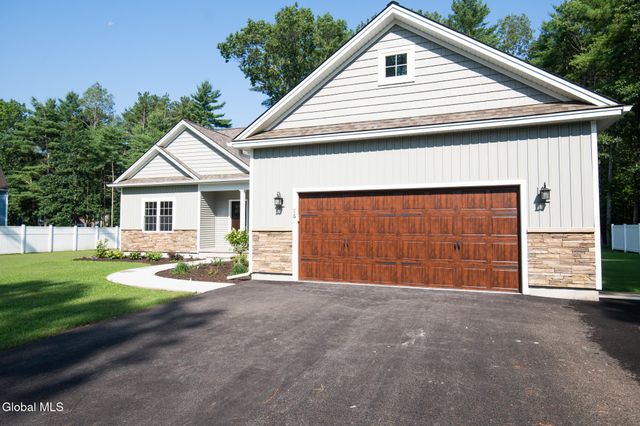 10 Wolfe Road, Queensbury, NY 12804