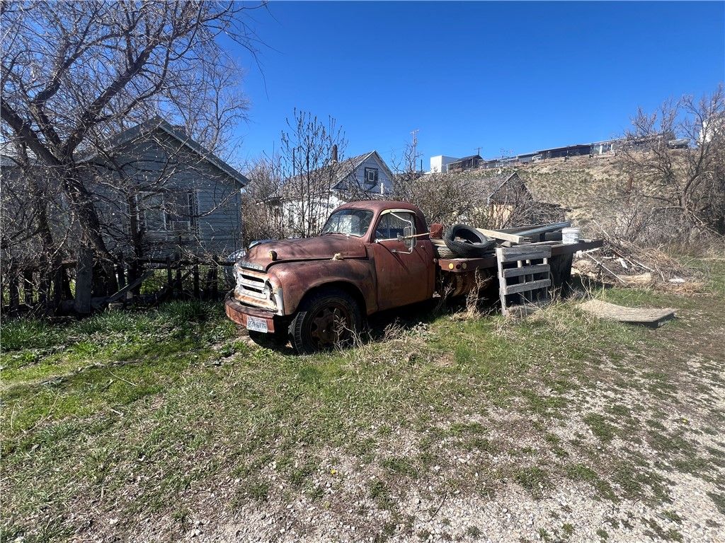 410 4th Street E, Roundup, MT 59072 photo 28