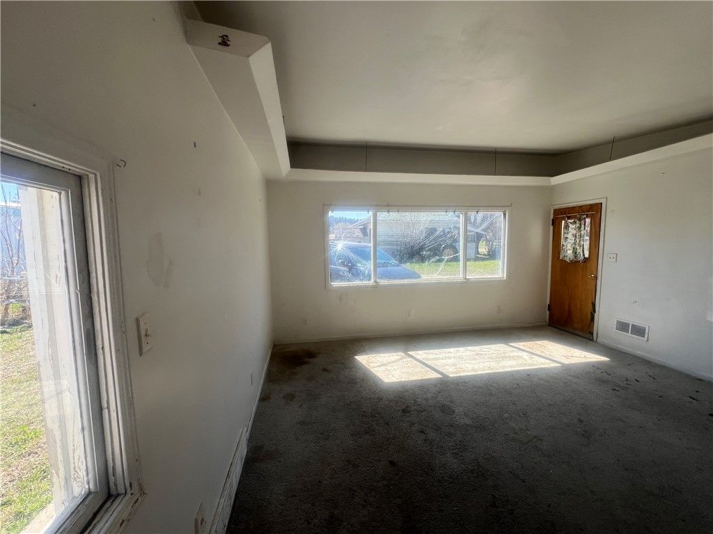 410 4th Street E, Roundup, MT 59072 photo 4