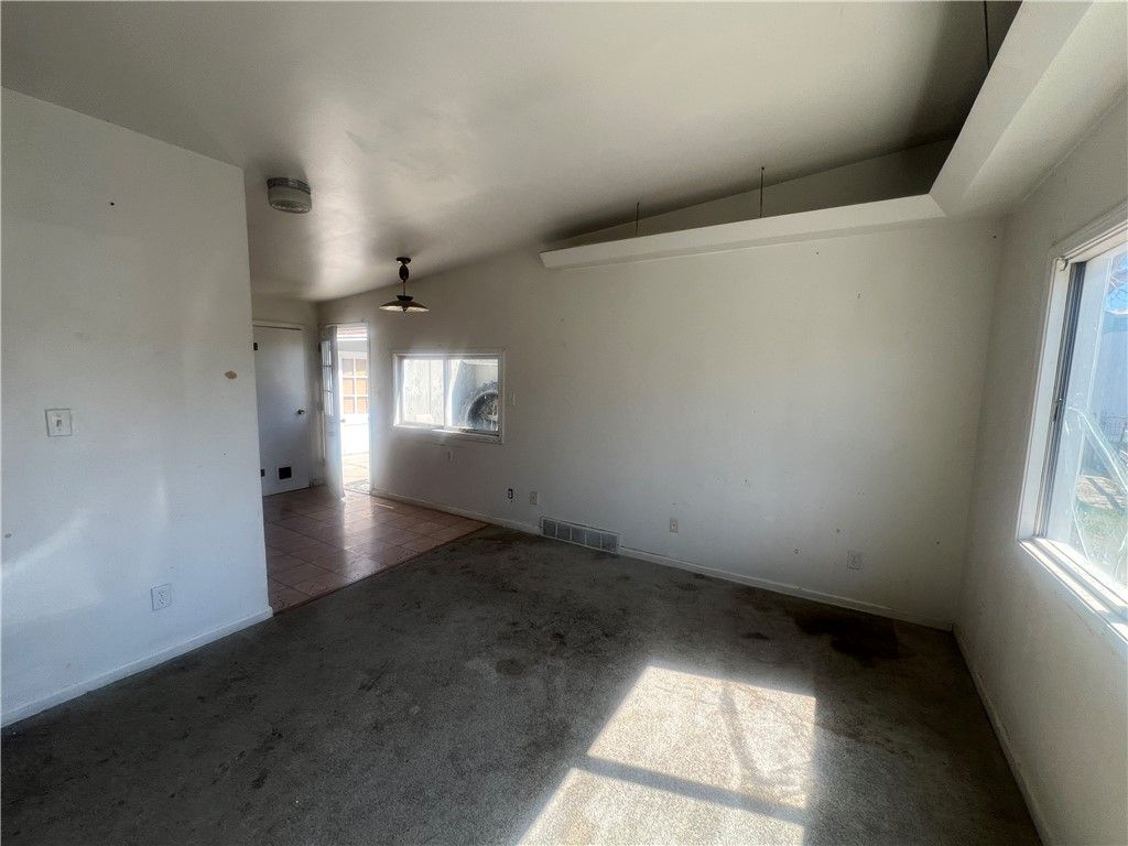 410 4th Street E, Roundup, MT 59072 photo 5