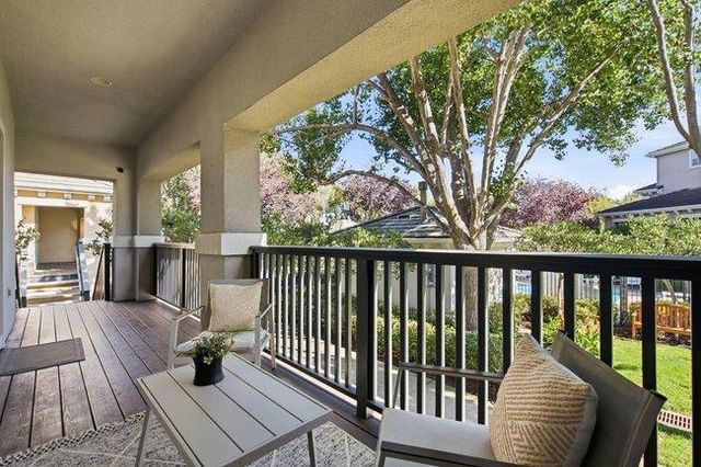 213 Moresby Lane, Redwood City, CA 94063
