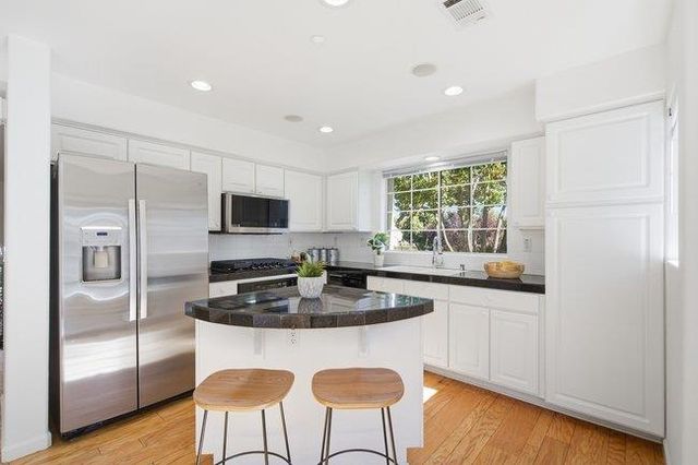 213 Moresby Lane, Redwood City, CA 94063
