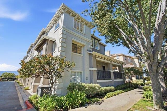 213 Moresby Lane, Redwood City, CA 94063