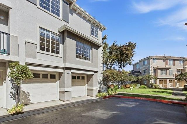 213 Moresby Lane, Redwood City, CA 94063