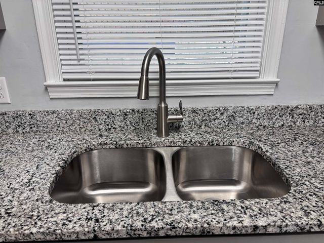 401 Ravenscroft Road, West Columbia, SC 29172