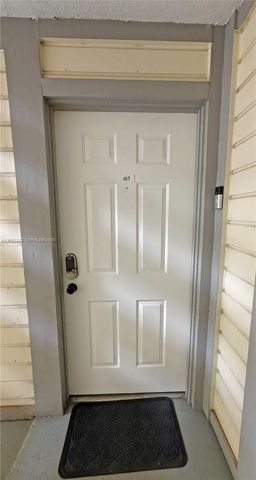 921 NE 199th St 107, Miami, FL 33179