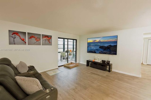 921 NE 199th St 107, Miami, FL 33179