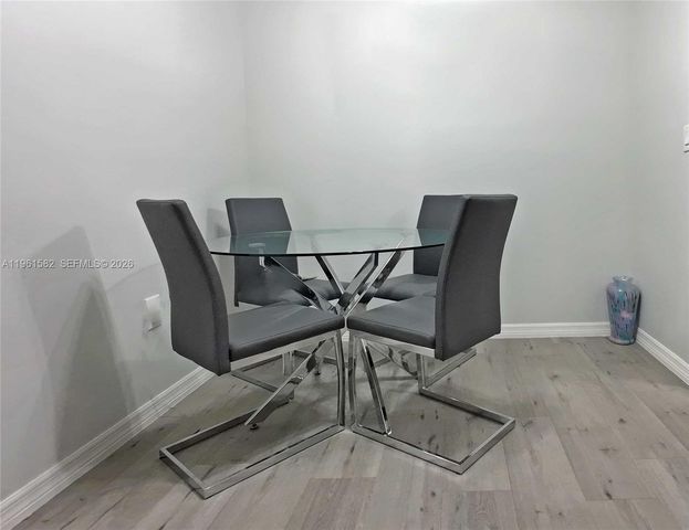 921 NE 199th St 107, Miami, FL 33179