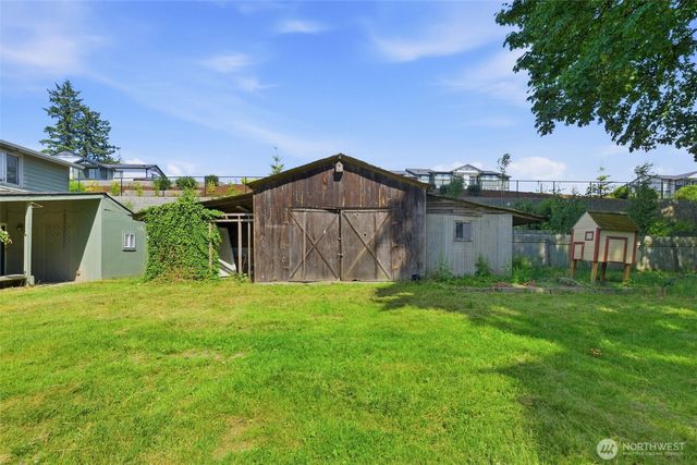 1211 NE McWilliams, Bremerton, WA 98311