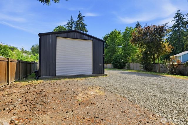 1211 NE McWilliams, Bremerton, WA 98311