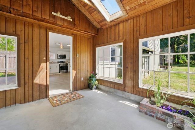 1211 NE McWilliams, Bremerton, WA 98311