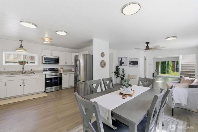 1211 NE McWilliams, Bremerton, WA 98311
