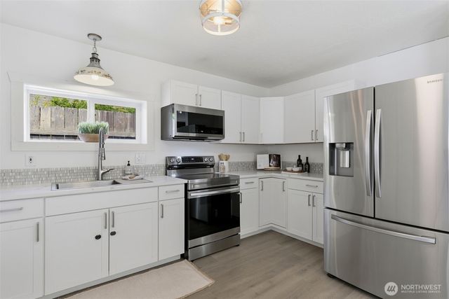 1211 NE McWilliams, Bremerton, WA 98311