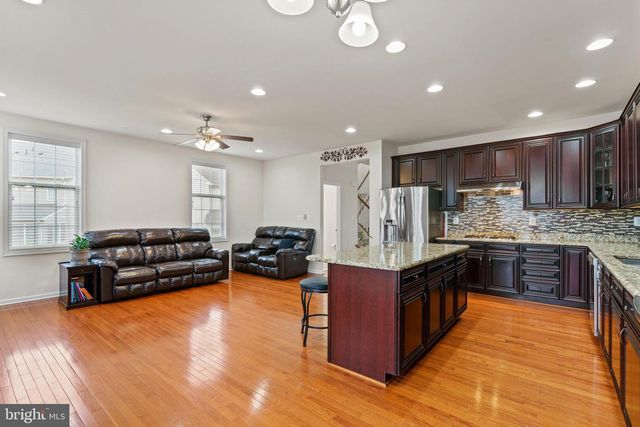 43163 MITCHAM SQ, Ashburn, VA 20148