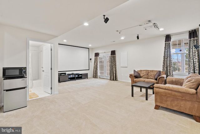 43163 MITCHAM SQ, Ashburn, VA 20148