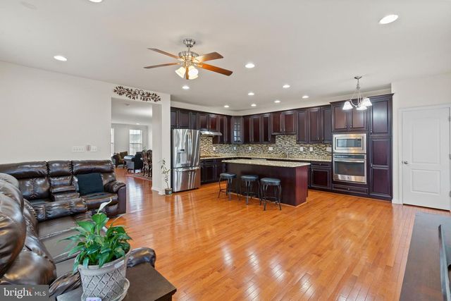 43163 MITCHAM SQ, Ashburn, VA 20148