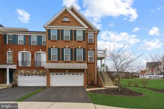 43163 MITCHAM SQ, Ashburn, VA 20148