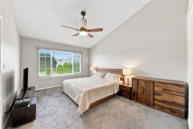 2052 Shady Grove Court, Naperville, IL 60565