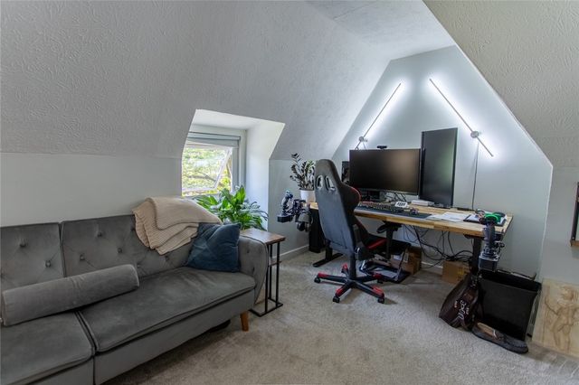 3211 Willett Rd, Baldwin Boro, PA 15227