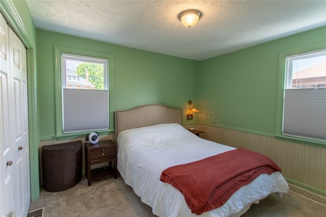3211 Willett Rd, Baldwin Boro, PA 15227