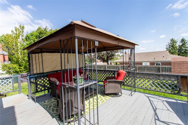 3211 Willett Rd, Baldwin Boro, PA 15227