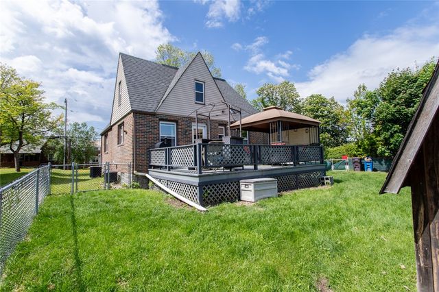 3211 Willett Rd, Baldwin Boro, PA 15227