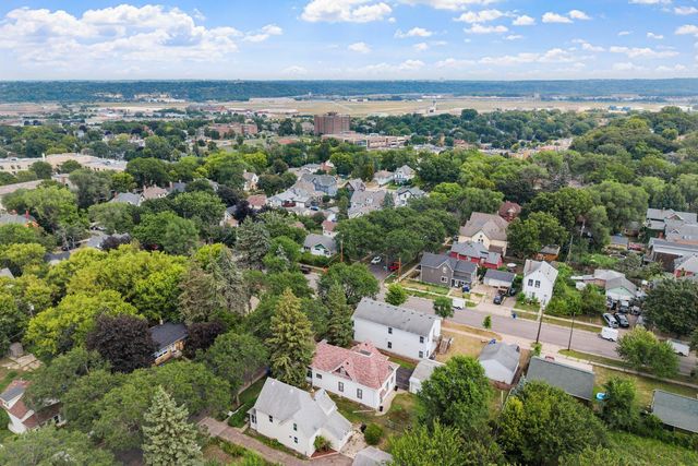 77 Stevens Street E, Saint Paul, MN 55107