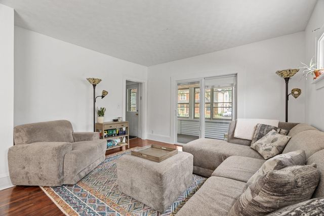 77 Stevens Street E, Saint Paul, MN 55107