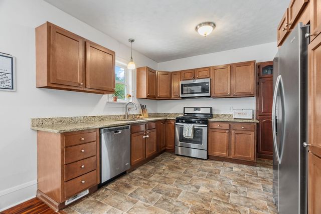 77 Stevens Street E, Saint Paul, MN 55107