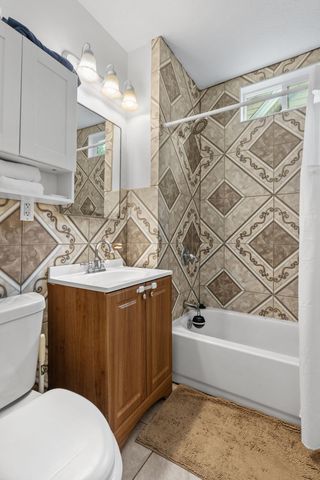 77 Stevens Street E, Saint Paul, MN 55107