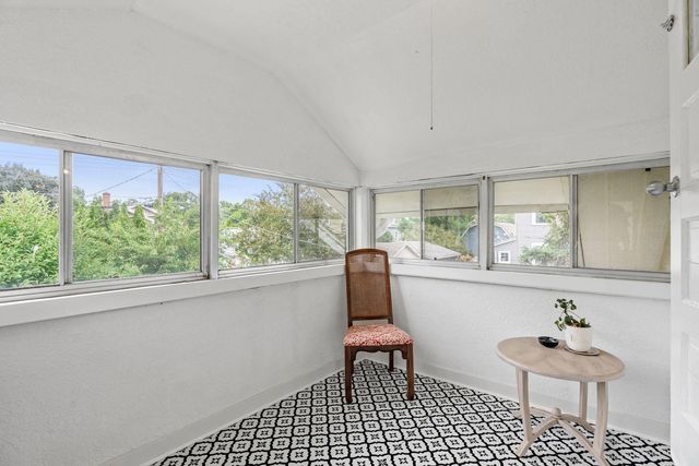 77 Stevens Street E, Saint Paul, MN 55107