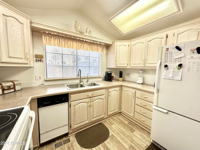 755 S DIAMOND Drive, Apache Junction, AZ 85119