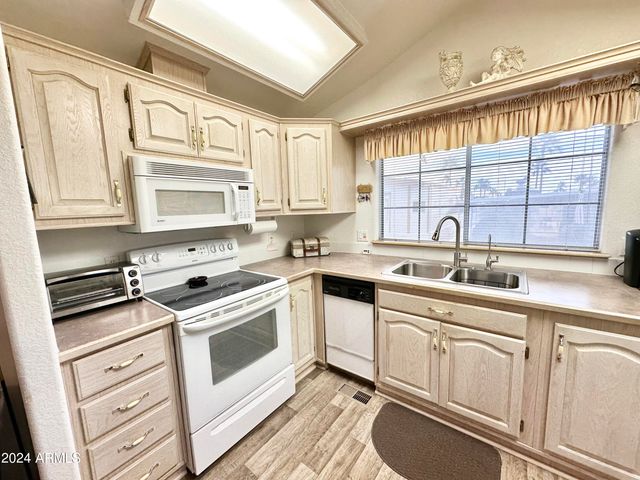 755 S DIAMOND Drive, Apache Junction, AZ 85119